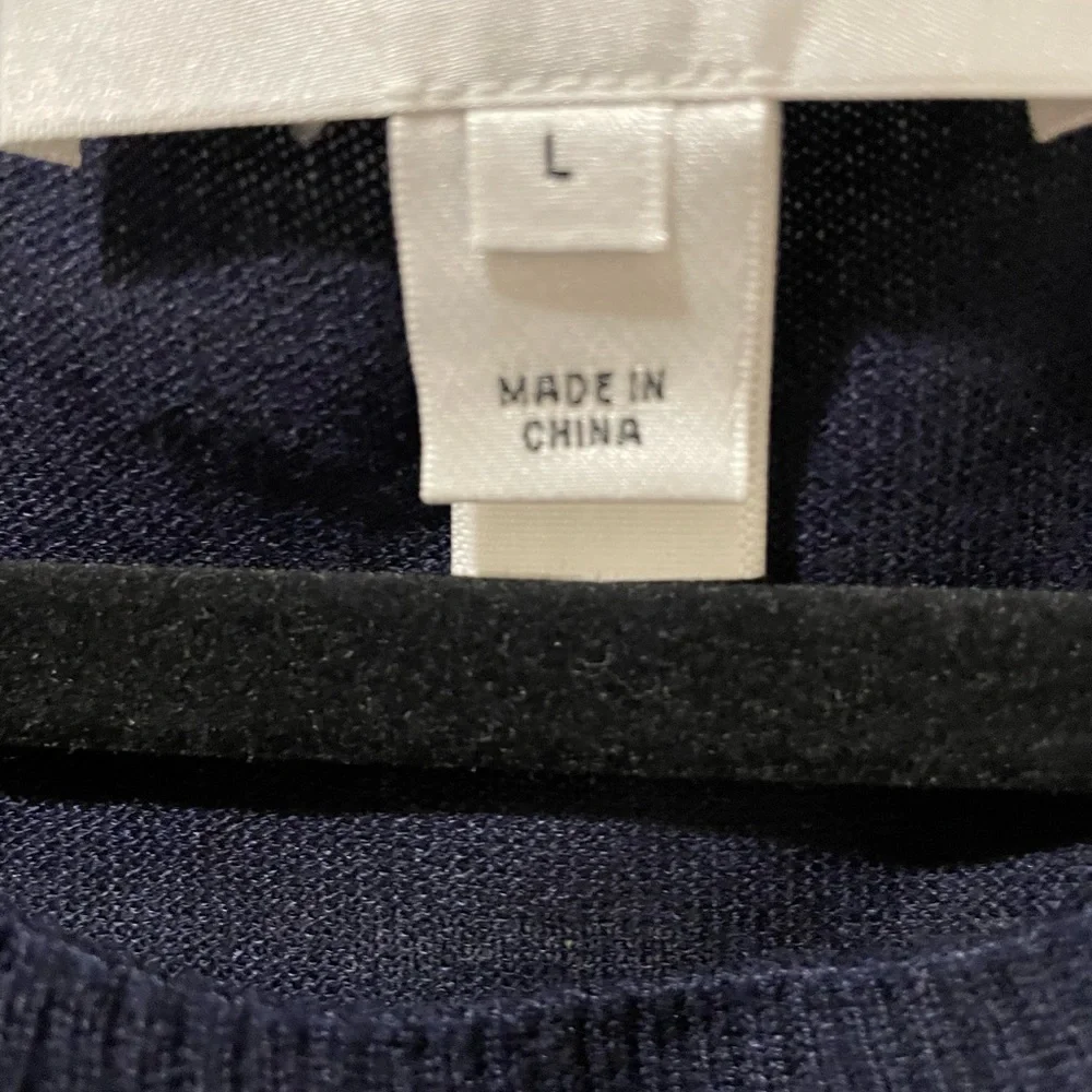 St. John Blue Floral 2 piece Cardigan and sleevless shirt - Picture 4 of 10